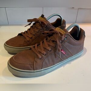 Men’s Levi’s Brown Sneakers Size 9.5 51950409H